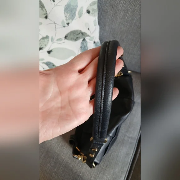 Aimee Kestenberg Corfu Convertible Leather Shoulder Bag. - Picture 13 of 14